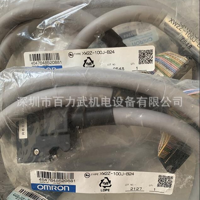 XW2Z-100J-B24 XW2Z-100J-B34原装OMRON欧姆龙连接器