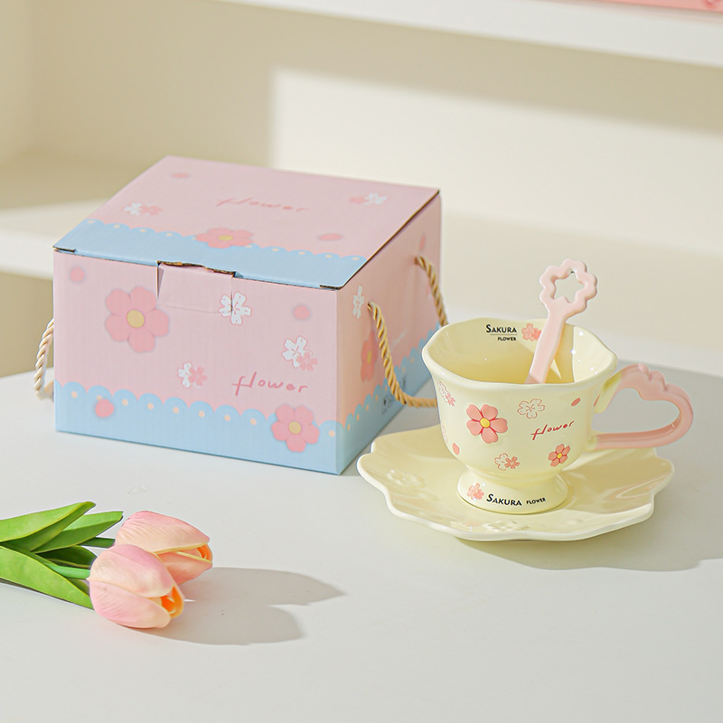 Alto valor de la cara flor de cerezo relieve taza de marca personalidad creativa de la chica corazón de cerámica casera taza de agua taza de café plato regalo de mano