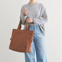 Japanese-style new casual lightweight tote bag, fashionable and elegant large-capacity shoulder bag for women, hand-held bag for commuting