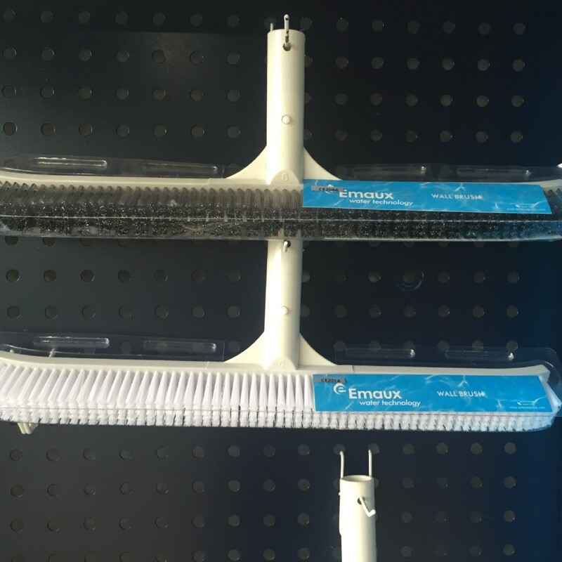 EMAUX swimming pool cleaning supplies, water treatment equipment, rubber pool brush, telescopic pole, pool suction head, wire brush EMAUX swimming pool cleaning supplies, water treatment equipment, rubber pool brush, telescopic pole, pool suction head, wire brush