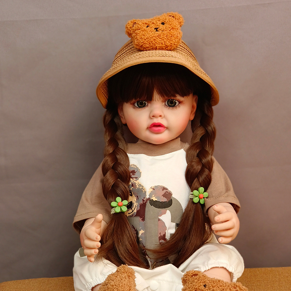 Muñeca suave artificial de 55cm, muñeco realista con cara sonriente, oso de fresa que puede entrar en el agua para acompañar el juguete de muñeca