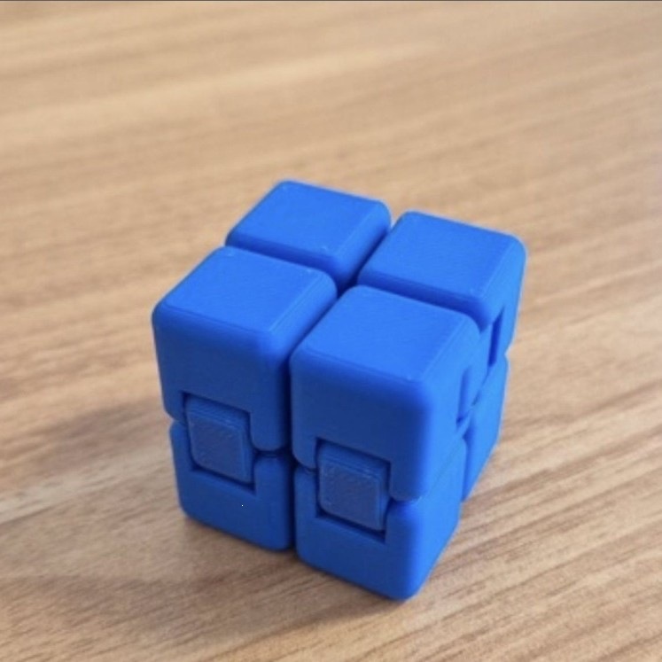 Impresión 3D descompresión descompresión infinita Rubik 's Dinger Tip Flip Cuadro Cambio Juguete de ventilación para niños