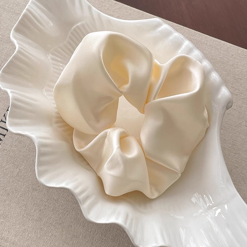 Anillo de pelo de cerdo coreano de seda satén de color sólido de alta calidad de la cabeza de la cuerda de cabello de flores de estilo francés de cola de caballo correa de cabello para mujeres