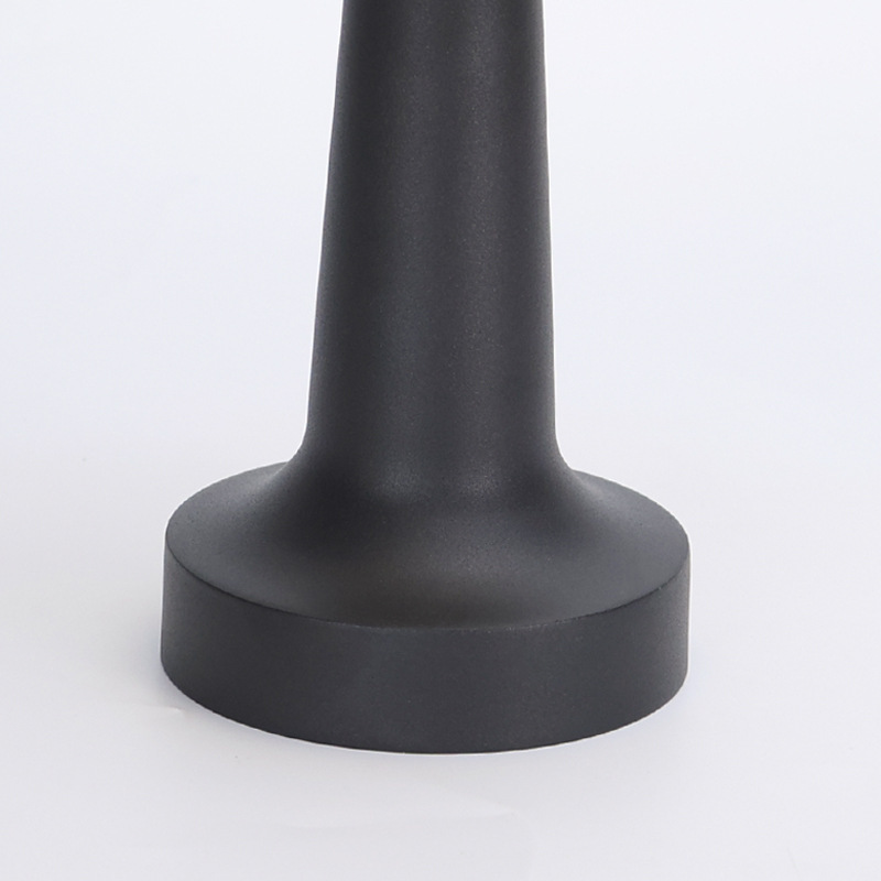 Transfronteriza dormitorio creativo mesita de noche lámpara de mesa decorativa Luz de lujo Nordic ins bar táctil retro metal mancuerna lámpara de mesa