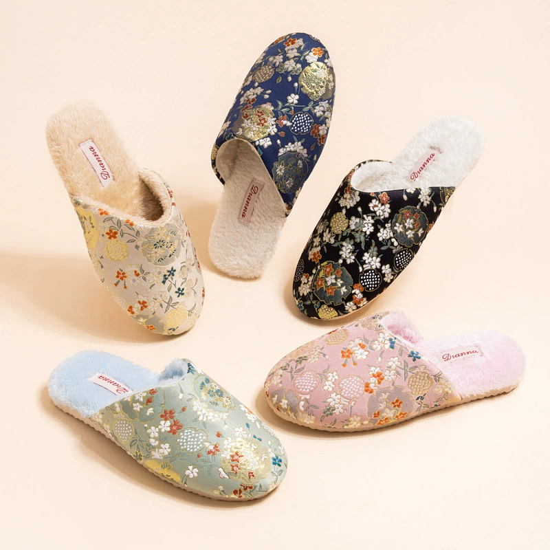 Национальная ветреная вышивка осенняя и зимняя вышивка атласные хлопчатобумажные тапочки для домашнего интерьера Баотоу национальная пара тапочки