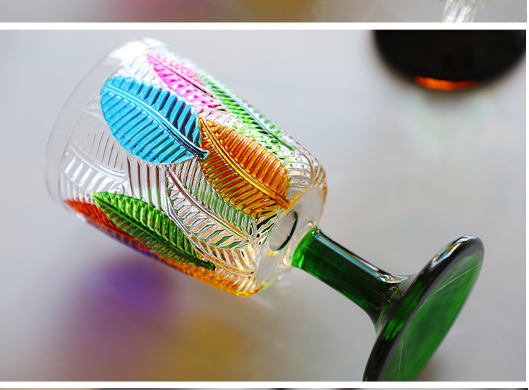 Title 5, Vintage Rotweinglas mit hohem Fuß, handbemalt m...