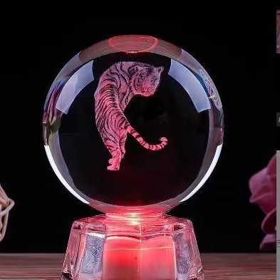 Luminoso ELK bola de cristal 3D tallada noche Luz de madera decoración de escritorio regalo para niñas regalo de cumpleaños al por mayor