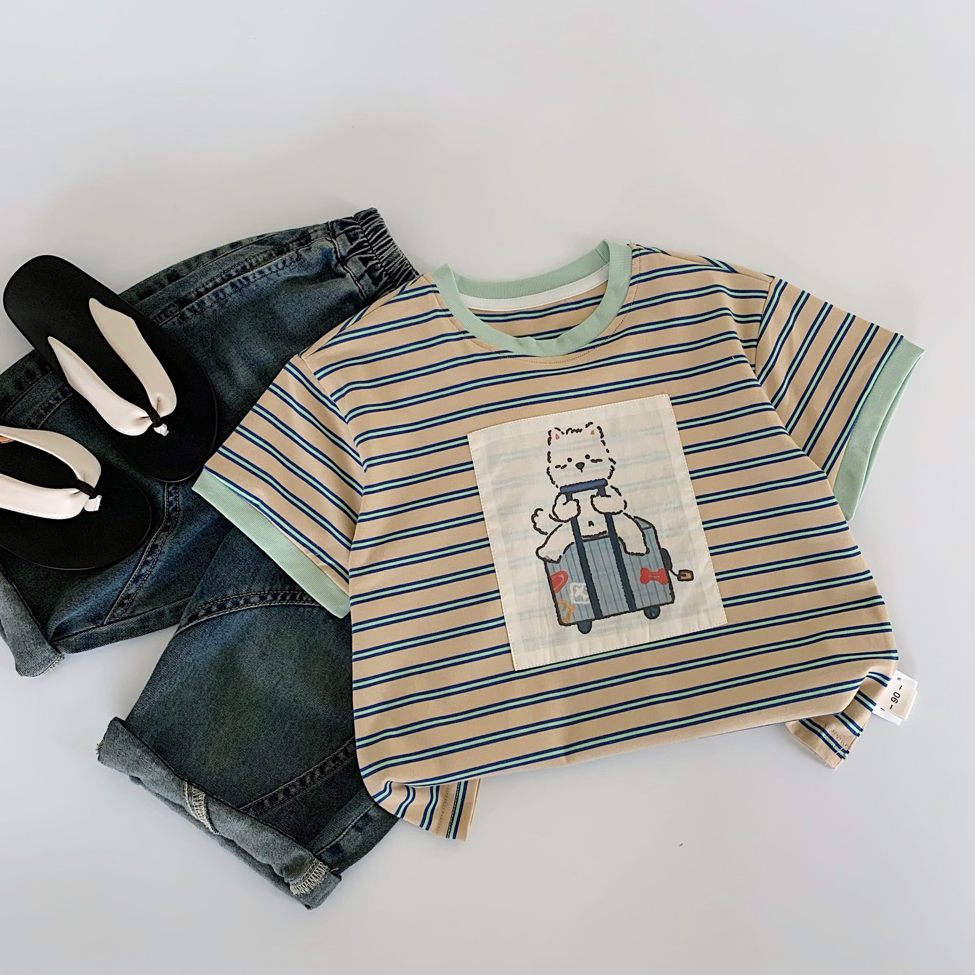 Maibao niño de manga corta verano 2025 nuevo parche para niños oso a rayas camiseta para niños de algodón puro tipo a ropa para niños de moda