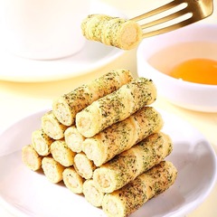 Dropshipping bulk casual Internet celebrity snacks individually packaged front desk reception crispy seaweed and meat floss egg rolls