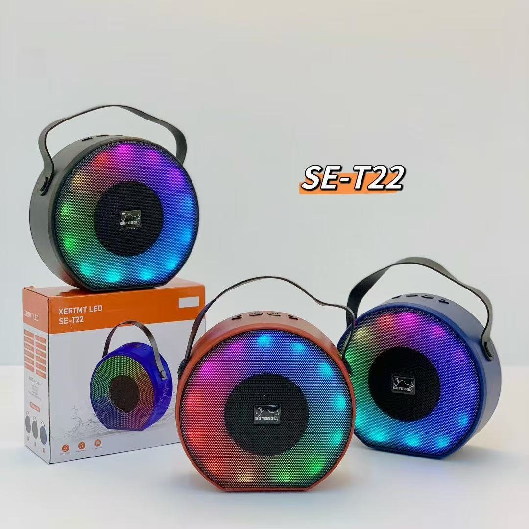 SE-T22跨境新品迷你手提蓝牙音箱户外便携式RGB灯桌面插卡小音响