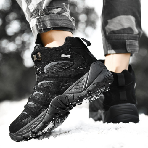 Factory-direct cross-border INS-style outdoor shoes: High-top hiking boots, rugged training footwear, plus-size export-ready men's Martin boots.