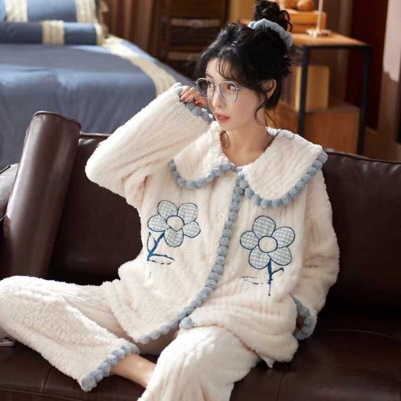 Coral Fleece Pajamas for Women, Winter Thickened and Fleece-Lined, 2025 New Model Set, Autumn and Winter Bear Flannel Loungewear Coral Fleece Pajamas for Women, Winter Thickened and Fleece-Lined, 2025 New Model Set, Autumn and Winter Bear Flannel Loungewear