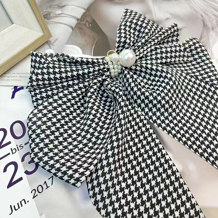 estilo coreano retro satén de perla temperamento primavera clips de niñas detrás del cerebro arco clip de cabello clip superior