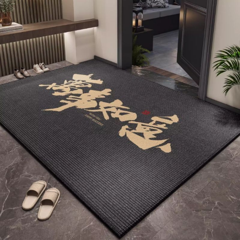 玄関マットはシンプルで、玄関に入ると汚れに強いです。|undefined