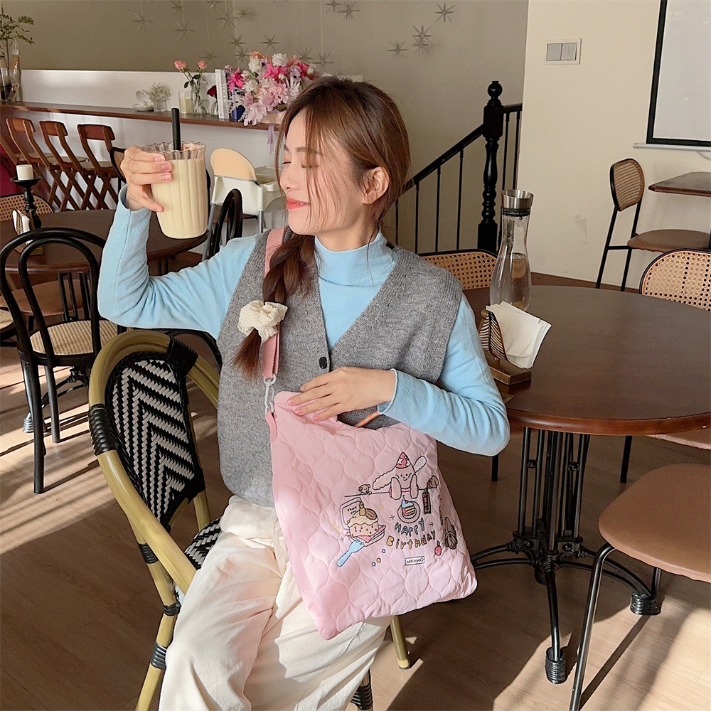 31223 Quilted soft crossbody bag, large capacity hand-held shoulder bag, cartoon embroidered little rabbit student handbag undefined