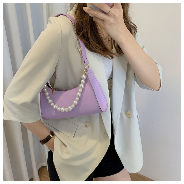 Simple Solid Color Pearl Chain Armpit Bag display picture 5