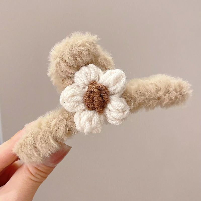 2026秋冬ミンクファー毛皮ヘアクリップ、高級感のある後頭部用大型シャーククリップ、ハート型キラキラ輝くダイヤモンド付き毛皮ヘアクリップ