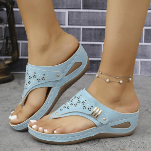 Foreign Trade Large Size Casual Sandals for Women 2025 European and American Summer New Thick-Soled Clip-On Hollow Wedge Pure Color Sandals