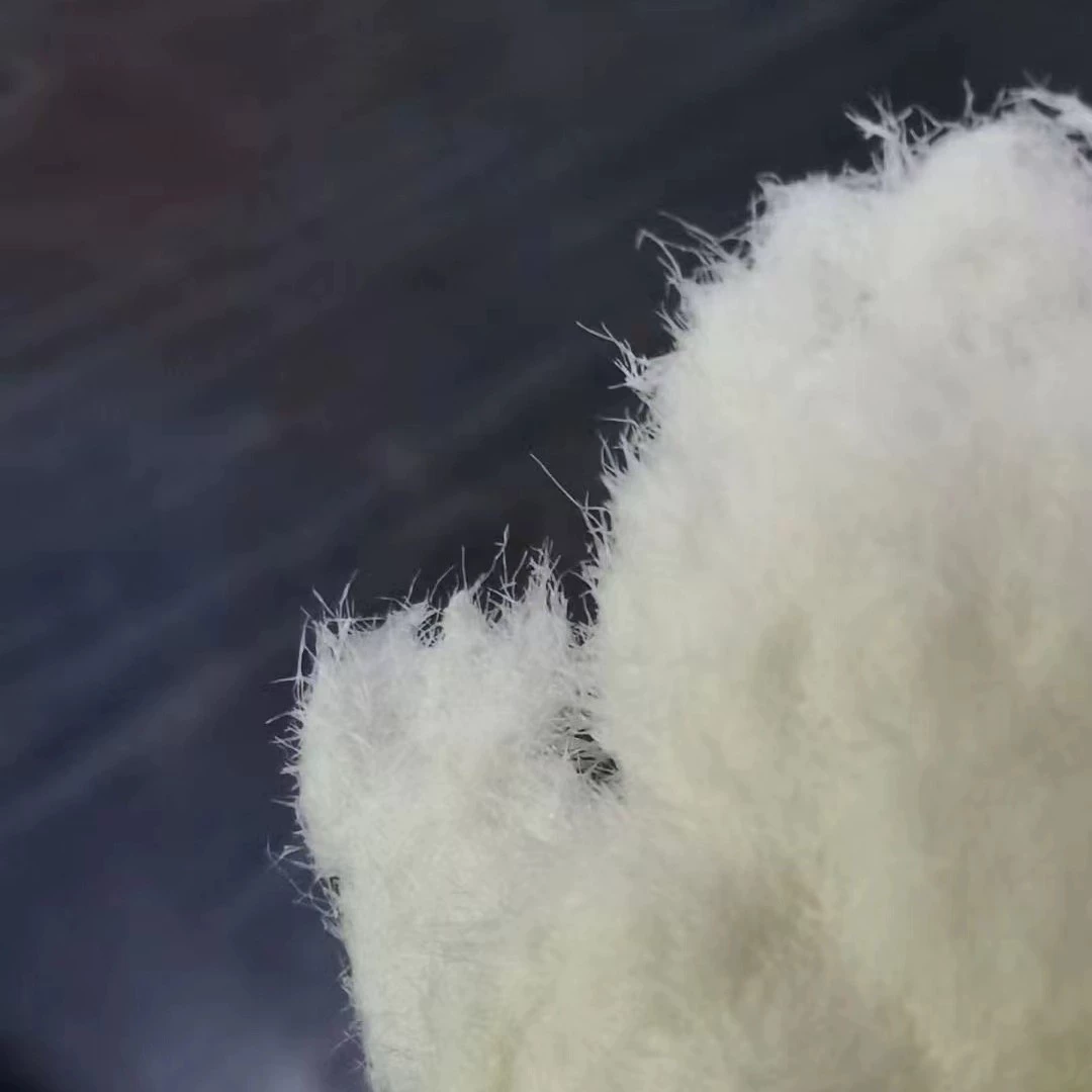 Из хвойных и широколиственных древесных пород в качестве сырья изготавливаются целлюлоза и бумага. Целлюлоза белая и натуральная.