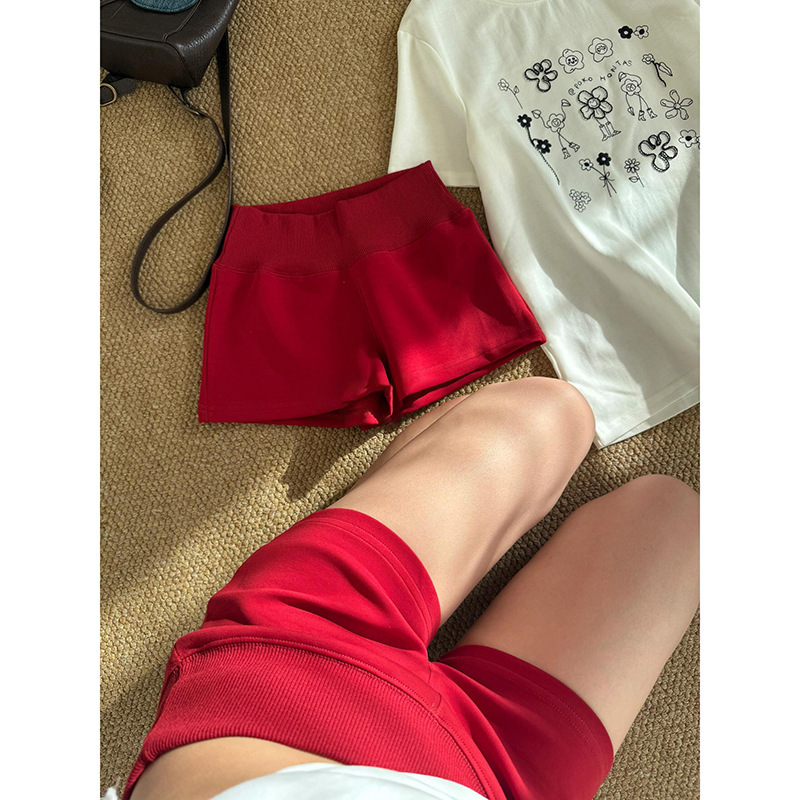 Red Low-Waist Sports Shorts for Women, Spring/Summer 2026 New Style, Trendy Five-Point Shorts, Casual Slimming Hot Pants with Fleece Lining