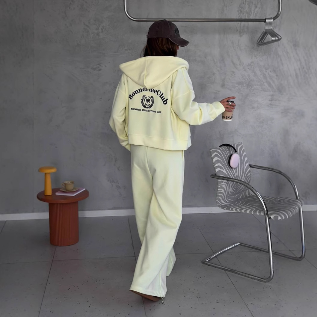 European and American Casual Sports suit Women's 2025 Spring Age-reducing Yellow Short Jacket Wide-leg Pants Two-piece Set for Women