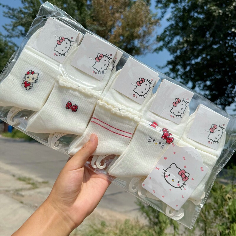 New autumn and winter women's socks in Japanese and Korean style, cute mid-calf socks with KT cat cartoon design, sporty and trendy college style socks New autumn and winter women's socks in Japanese and Korean style, cute mid-calf socks with KT cat cartoon design, sporty and trendy college style socks