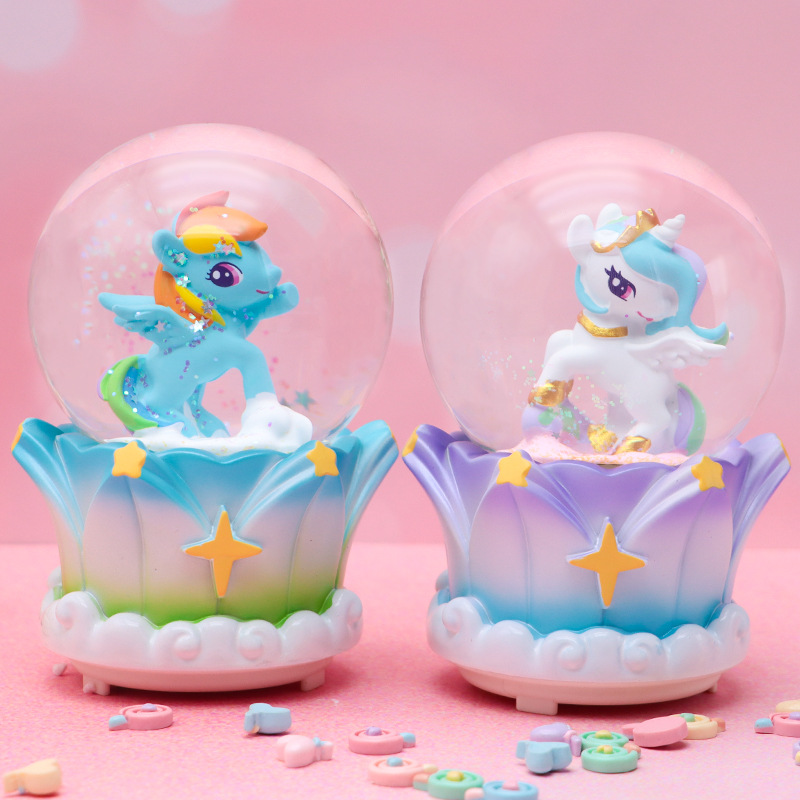 Rainbow Pony bola de cristal caja de música para regalar princesa niña regalo de cumpleaños nieve brillante decoración de escritorio pequeño adorno