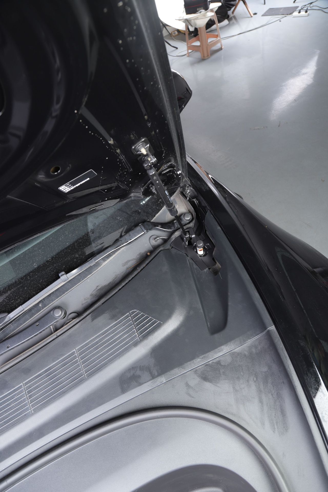 Suitable for the New Tesla Model Y 3 Hood Water Guide Channel Anti-Clogging Net Filter Dustproof Protective Cover