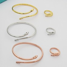 简约风精工版本三颗钻响尾蛇开口戒指女欧美风三钻响尾蛇开口手镯