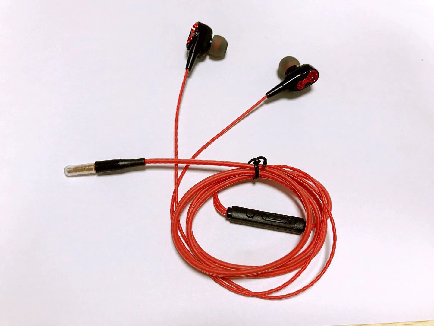 Динамические наушники-вкладыши с басовитым HiFi звуком, универсальные для мобильного и ПК - нейтральный бренд