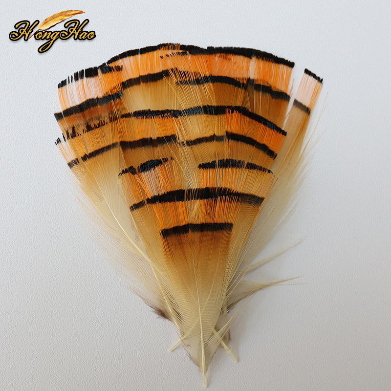 Fábrica al por mayor de bricolaje plumas pequeñas plumas naturales plumas de pollo salvaje plumas de pato jardín de infantes joyas hechas a mano gato divertido material de captura de sueños