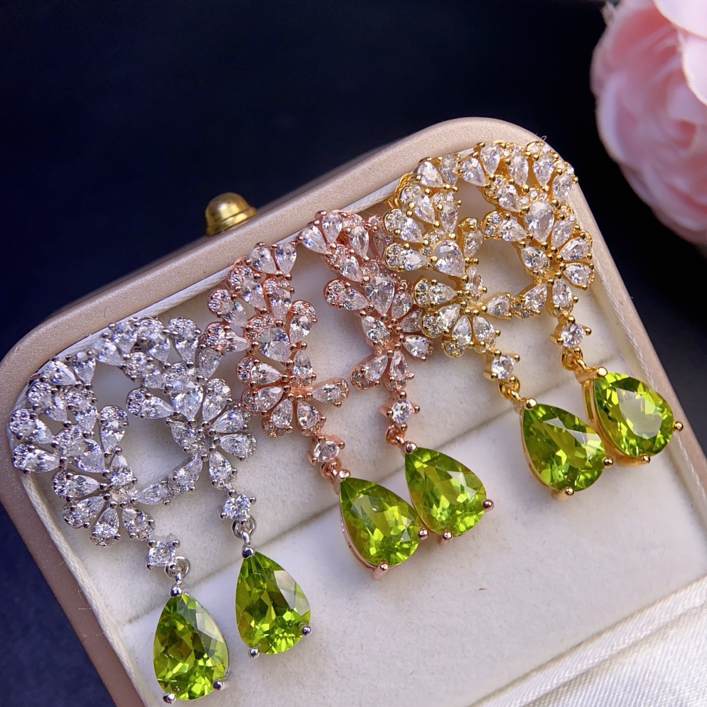 Natural peridot earrings, 925 silver plated, main stone size 7*10mm, natural, supports testing