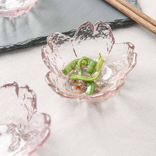 Japanese glass cherry blossom dish household dipping dish seasoning vinegar dish kitchen glass tableware creative pink small dish