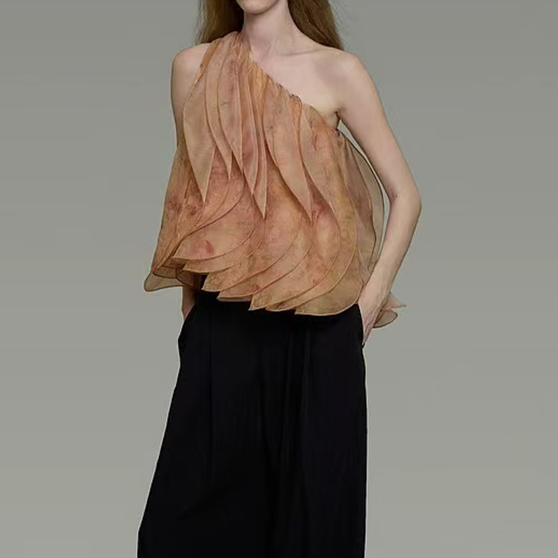In Stock Unspo【One-Shoulder Design with Layered Body Design】Asymmetrical Shoulder Printed Top with Open Back