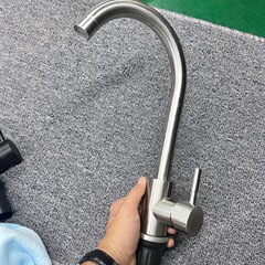 Factory wholesale stainless steel kitchen cold and hot water faucet washbasin sink dishwasher pool splash-proof swivel faucet