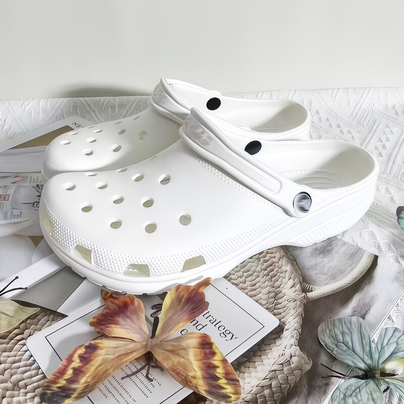 Fashionable Celebrity-Style Clogs for Men and Women, Couple's Models, Versatile Non-Slip Outdoor Beach Clogs, Classic Versatile Factory Wholesale