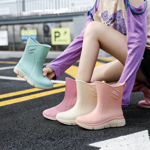 Fashionable Women's Mid-Center Waterproof Slip-Resistant Outdoor Wear Durable Rain Boots Kitchen Car Wash Student Thick Sole Waterproof Shoes for Women