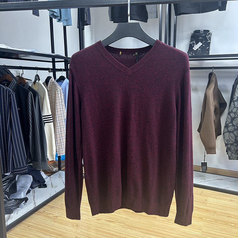 Men's Clothing with Foreign Trade Labels -- Soft and Skin-Friendly Casual Fashion V-Neck Knit Sweater Pullover Base Shirt