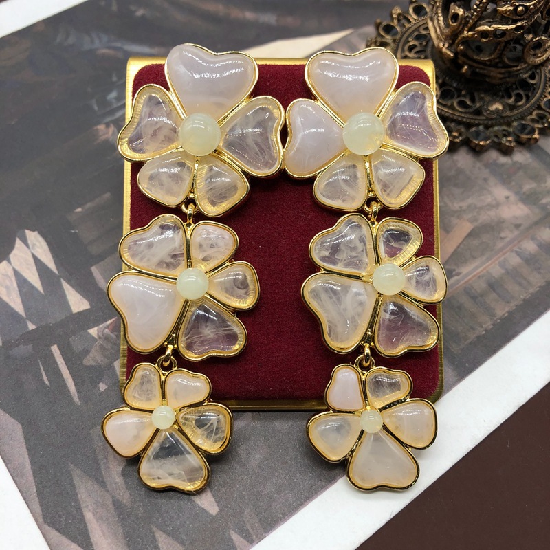 Street Occasion 1 Pair Exaggerated Flower Alloy Plating Resin Women's Drop Earrings