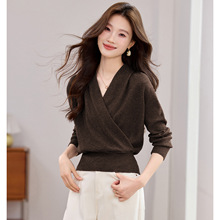 2025秋冬新款毛衣收腰小衫显瘦轻熟打底针织衫V领短款漂亮上衣女