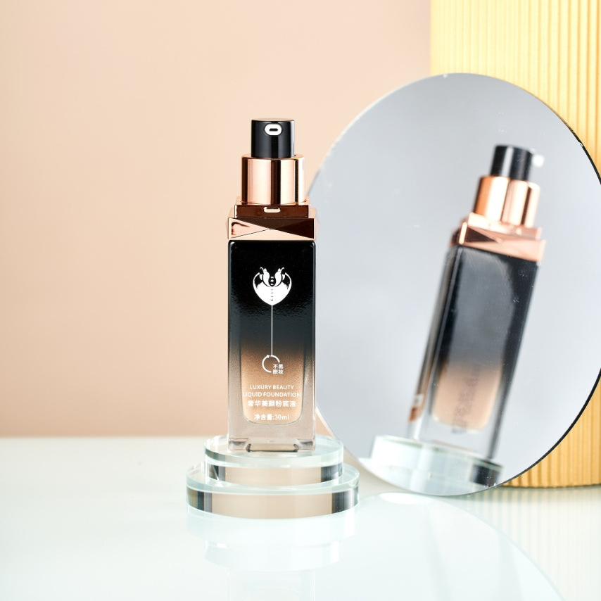 接吻狐狸奢華美顏粉底液遮瑕均勻膚色輕薄服帖不卡粉不假白批發