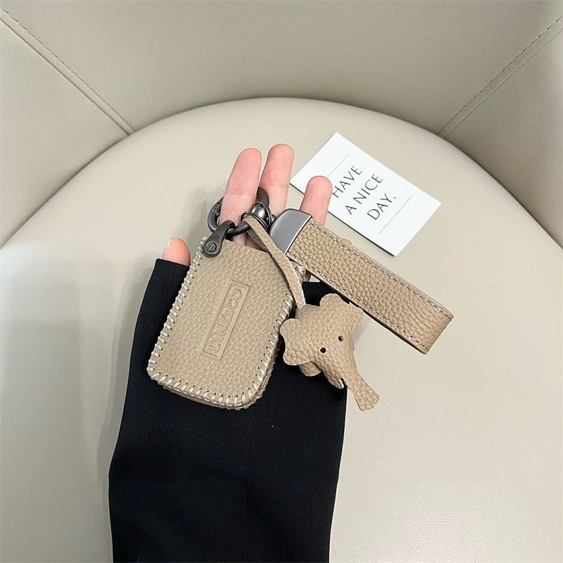 Suitable for Lynk & Co 03 Key Cover 06 05 07 01 02 09 High-End Car Key Chain Shell Bag Cute Men and Women