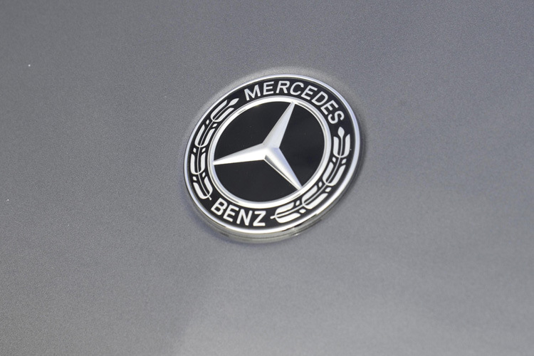 Suitable for Mercedes-Benz Hood Clip Model Flat Wheat Ear Logo C-Class Cla Cls Clk Gla Hood Modification Car Logo