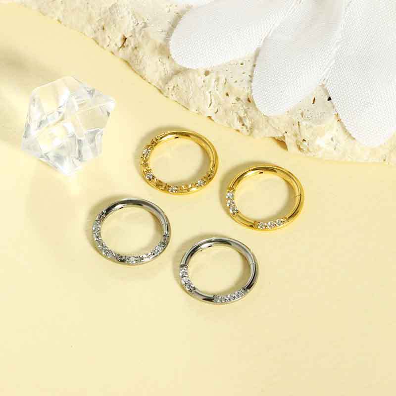 Pointed titanium steel lip stud product view
