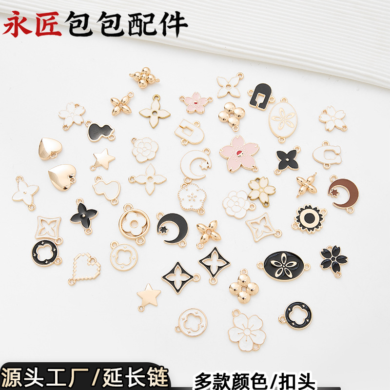Epoxy four-leaf clover alloy accessory decoration pendant hanging ornament with extension chain, Korean style popular item, alloy pendant sold separately