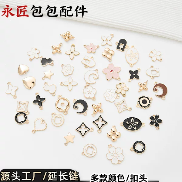 Epoxy four-leaf clover alloy accessory decoration pendant hanging ornament with extension chain, Korean style popular item, alloy pendant sold separately