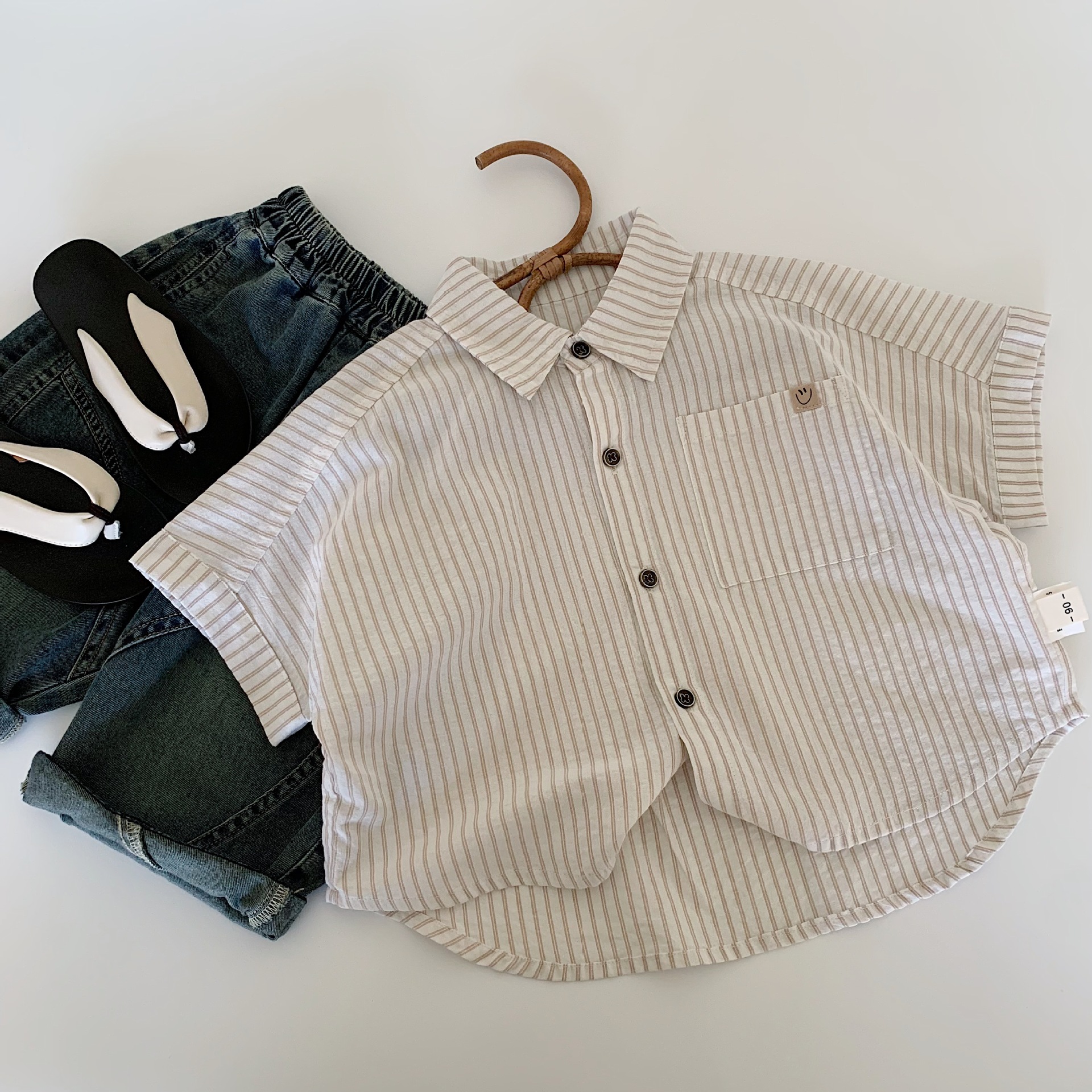 Camisa para niños Maibao Camisa delgada para niños Verano 2025 Nuevo estilo Camisa de manga corta para niños Ropa de verano para niños al por mayor