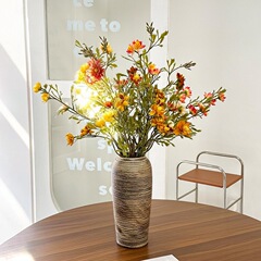 野菊の造花客間にデスクトップを飾って、花の食卓の花を飾って、花芸の寝室の装飾品の陶磁器の花瓶を飾っています。