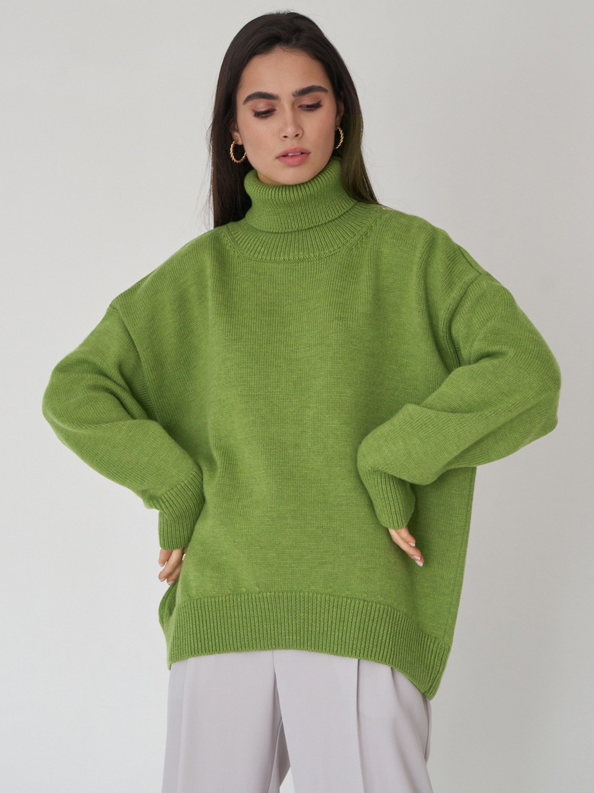 Suéter de cuello alto de color liso transfronterizo 2025, estilo europeo y americano, de punto holgado para otoño e invierno, tipo pullover Ins Amazon, estilo holgado para mujer.