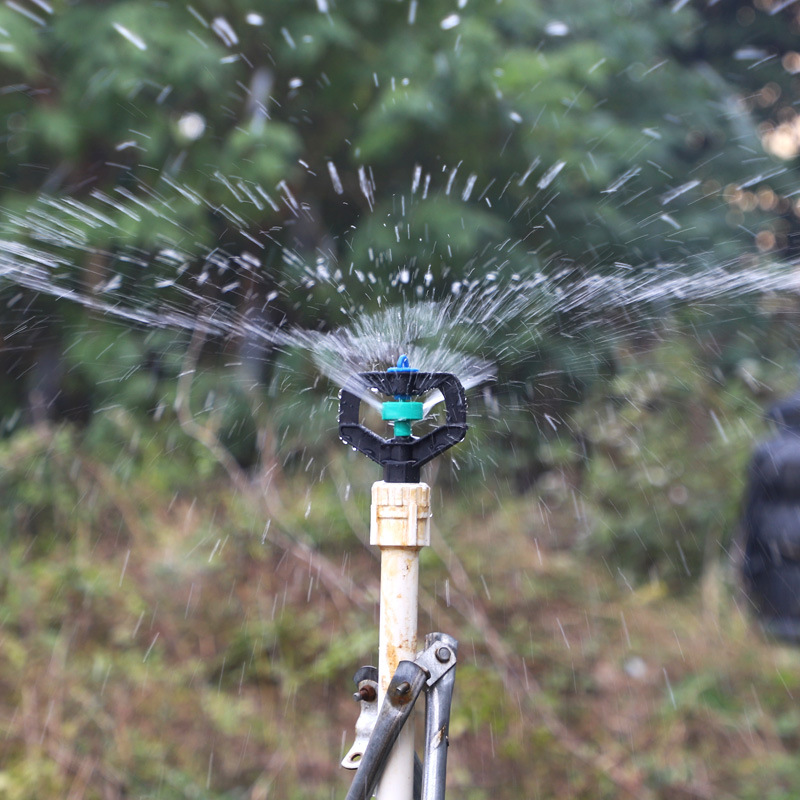 4 dientes de plástico 360 grados rociador de rociador verde de riego de césped agrícola rociador de techo sin impuestos